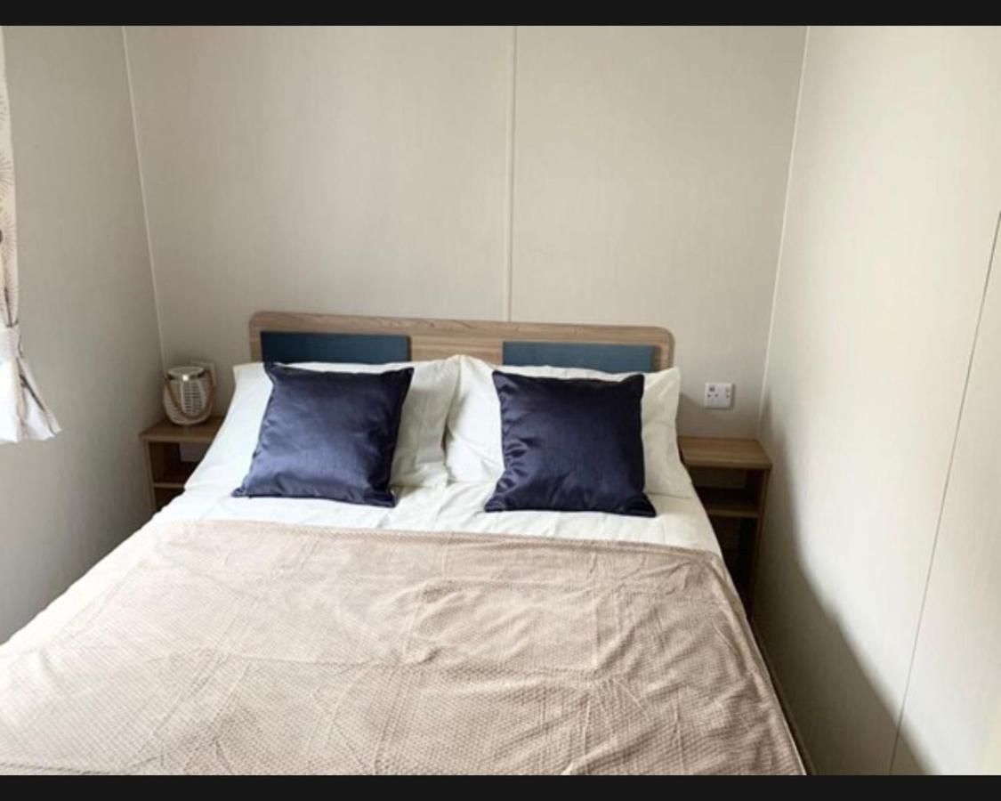 Exotic 3-Bed Caravan At Newquay Holiday Park New Quay Exterior foto