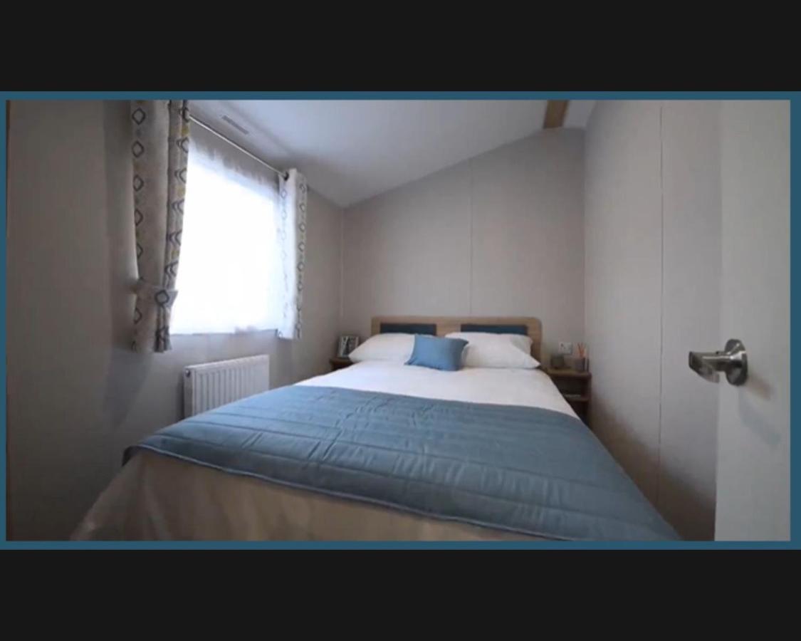 Exotic 3-Bed Caravan At Newquay Holiday Park New Quay Exterior foto