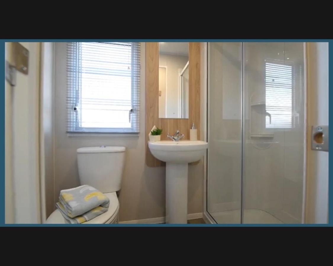 Exotic 3-Bed Caravan At Newquay Holiday Park New Quay Exterior foto