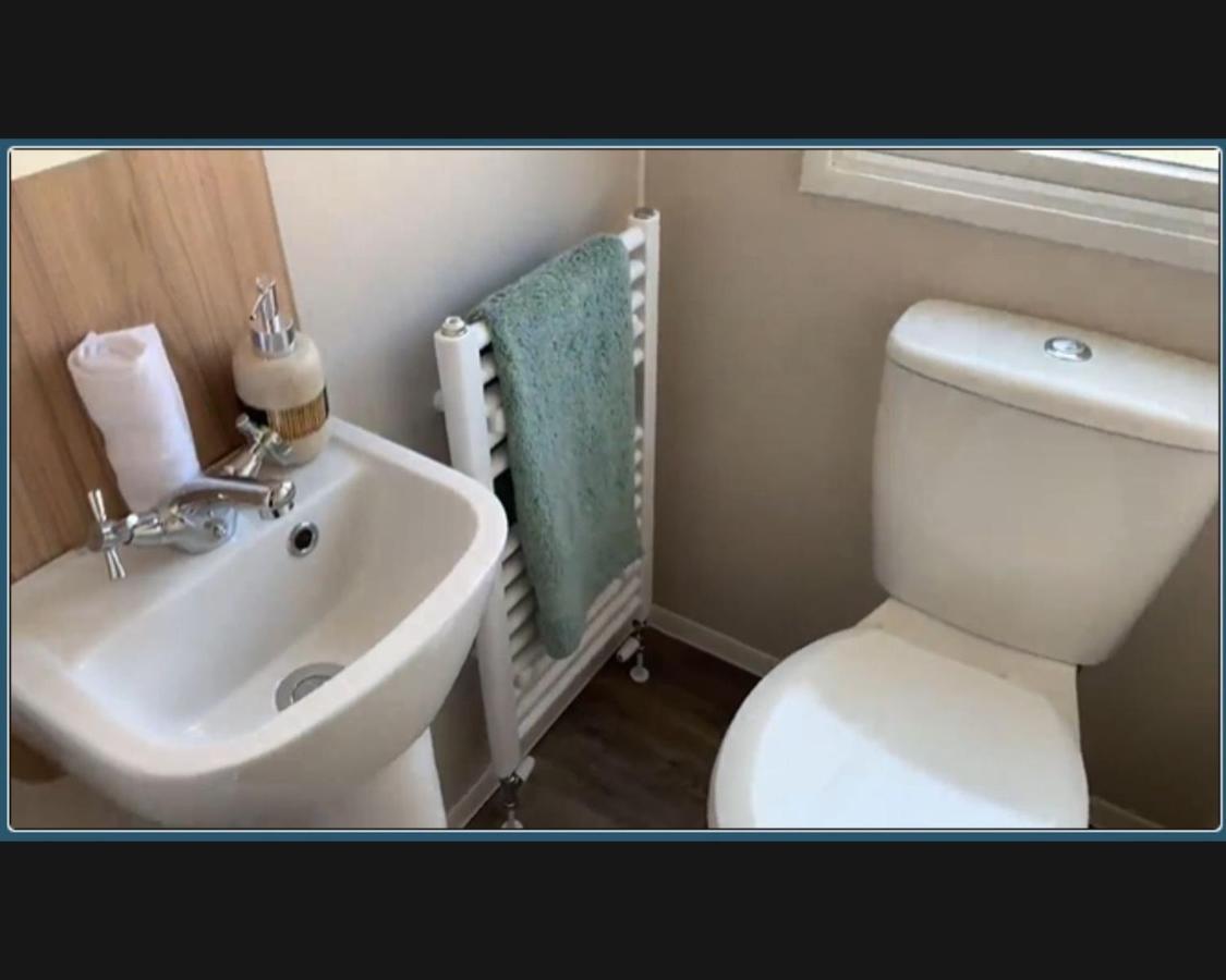 Exotic 3-Bed Caravan At Newquay Holiday Park New Quay Exterior foto