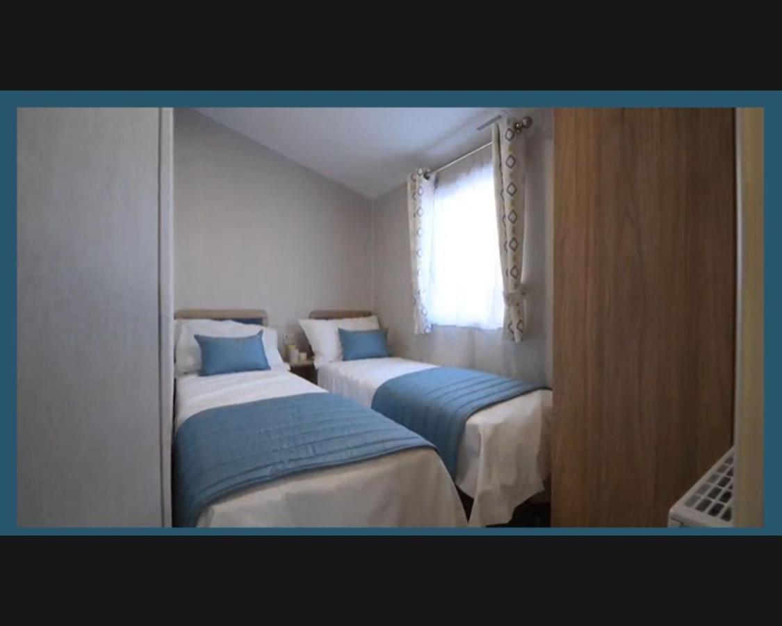 Exotic 3-Bed Caravan At Newquay Holiday Park New Quay Exterior foto