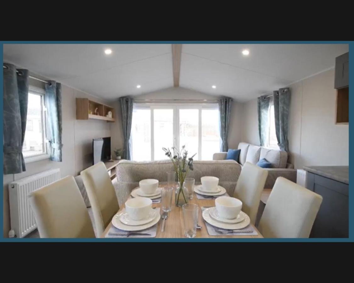 Exotic 3-Bed Caravan At Newquay Holiday Park New Quay Exterior foto