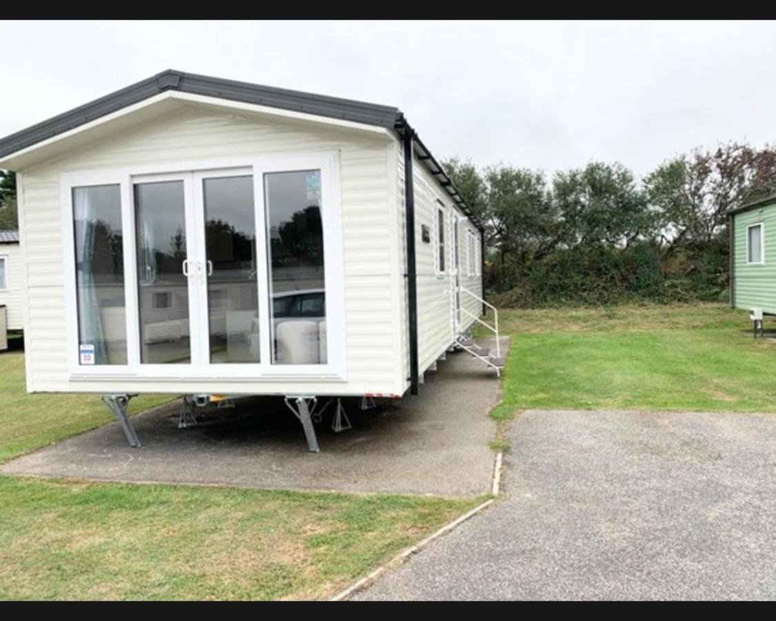 Exotic 3-Bed Caravan At Newquay Holiday Park New Quay Exterior foto