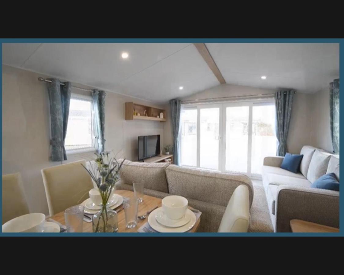 Exotic 3-Bed Caravan At Newquay Holiday Park New Quay Exterior foto