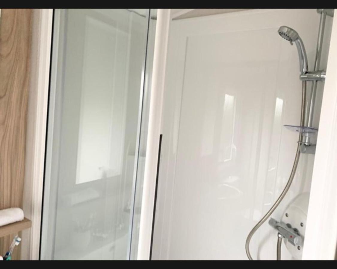 Exotic 3-Bed Caravan At Newquay Holiday Park New Quay Exterior foto
