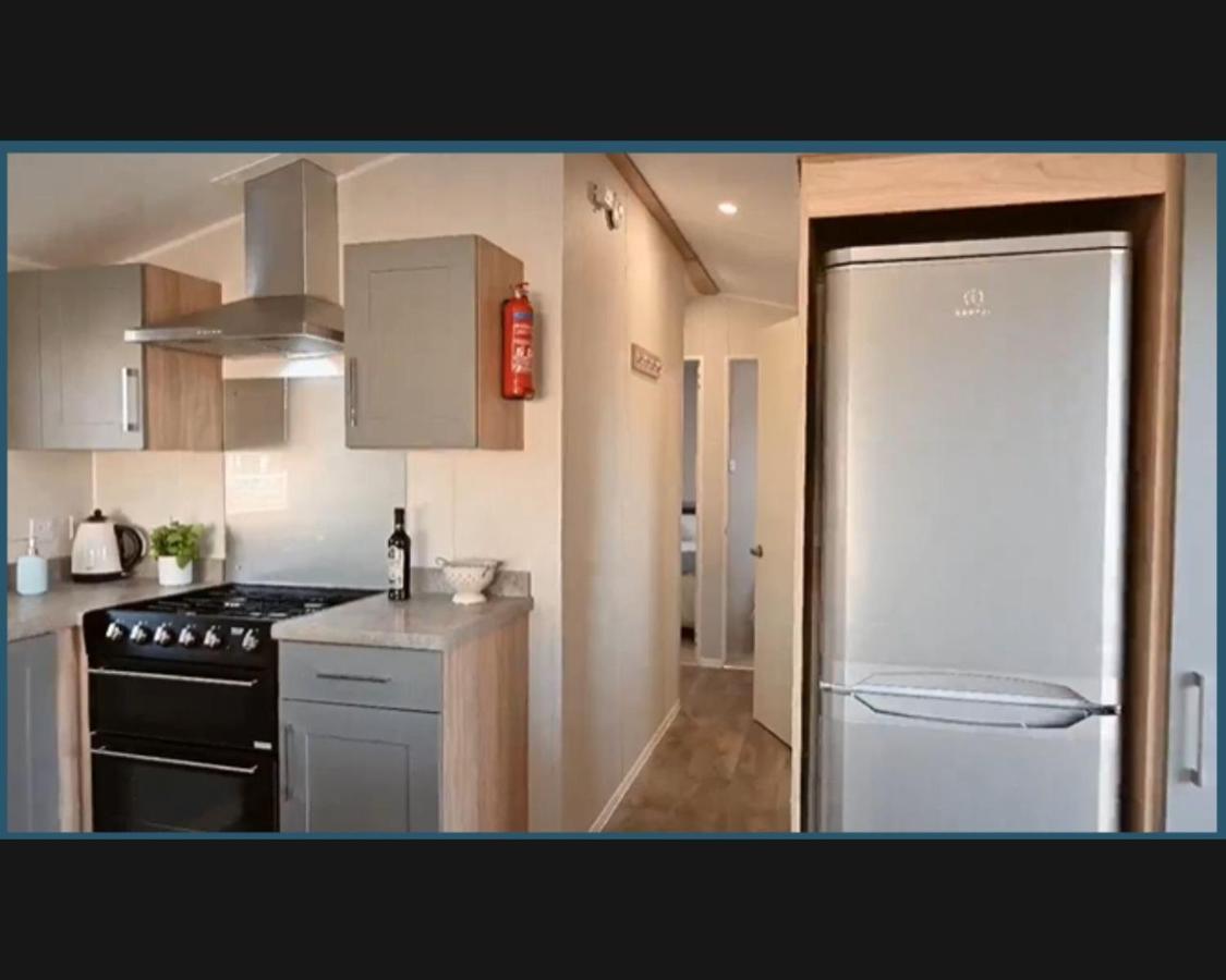 Exotic 3-Bed Caravan At Newquay Holiday Park New Quay Exterior foto