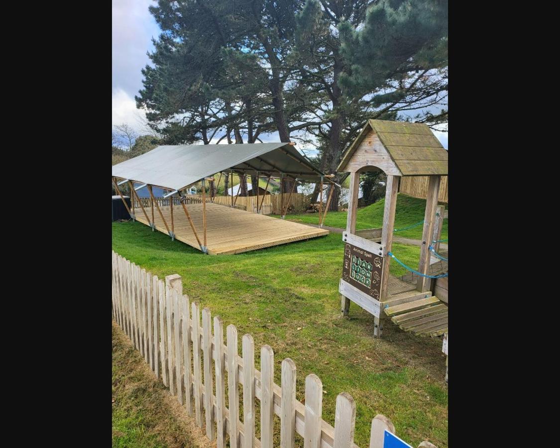 Exotic 3-Bed Caravan At Newquay Holiday Park New Quay Exterior foto