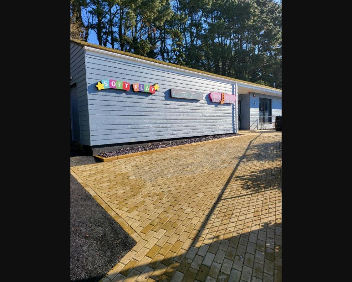 Exotic 3-Bed Caravan At Newquay Holiday Park New Quay Exterior foto